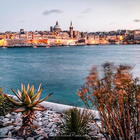 Exceptional 3-Bedroom Apartment, Sliema - Tigne Point! Exteriér fotografie