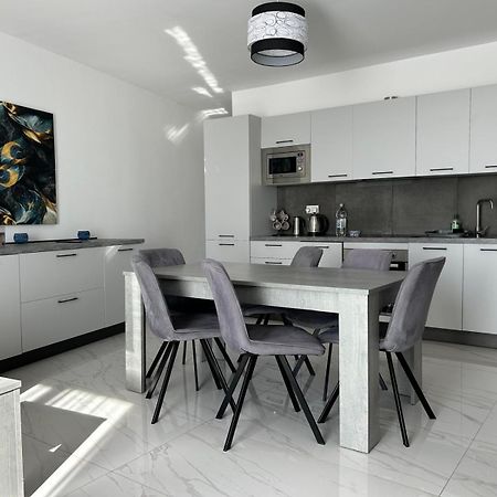 Exceptional 3-Bedroom Apartment, Sliema - Tigne Point! Exteriér fotografie