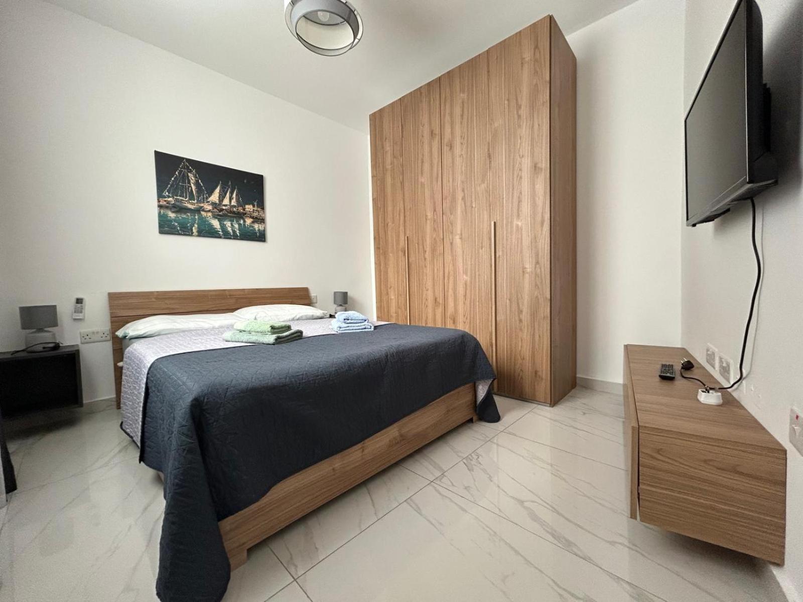 Exceptional 3-Bedroom Apartment, Sliema - Tigne Point! Exteriér fotografie