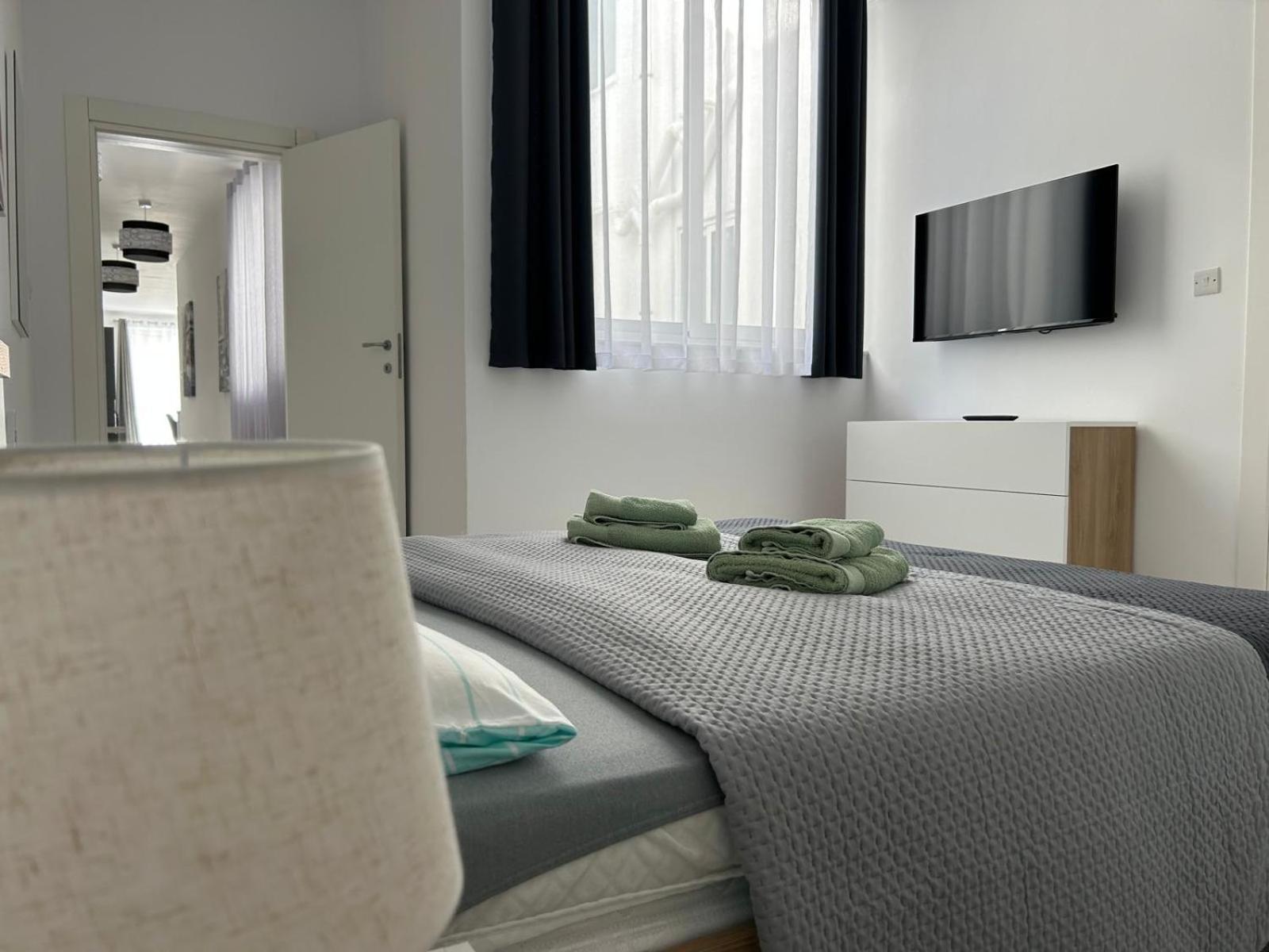 Exceptional 3-Bedroom Apartment, Sliema - Tigne Point! Exteriér fotografie
