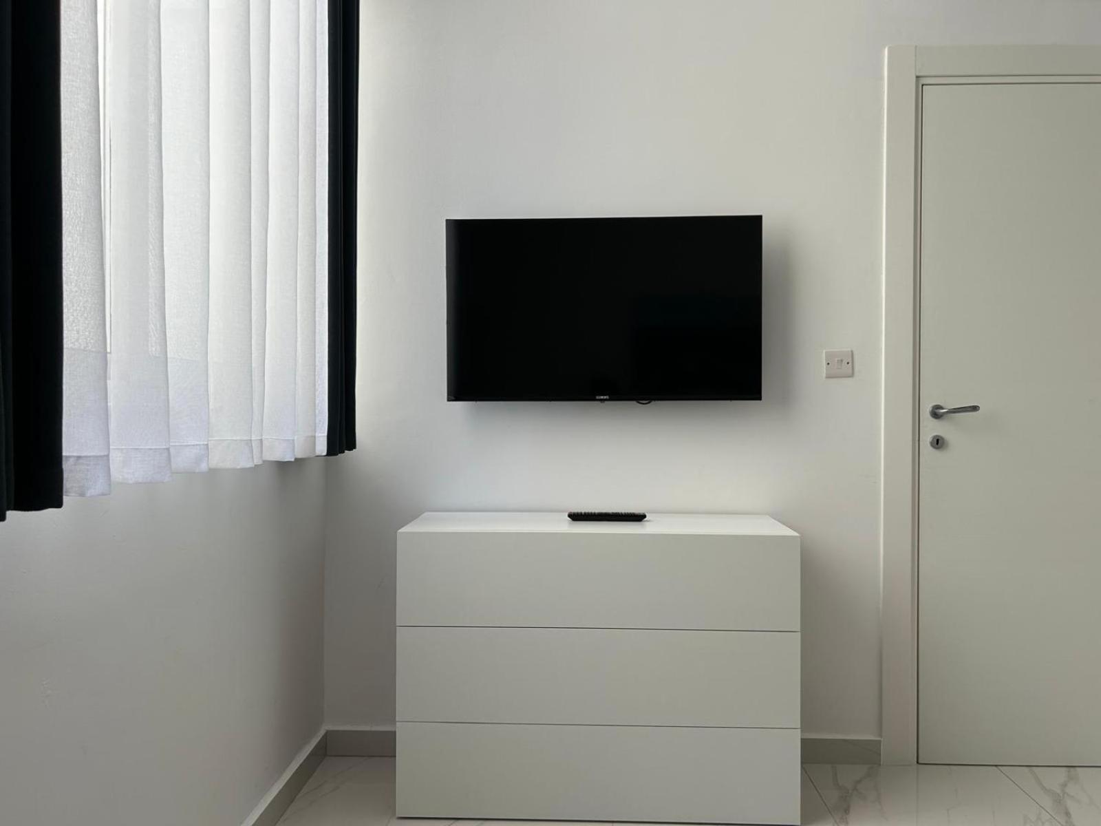 Exceptional 3-Bedroom Apartment, Sliema - Tigne Point! Exteriér fotografie